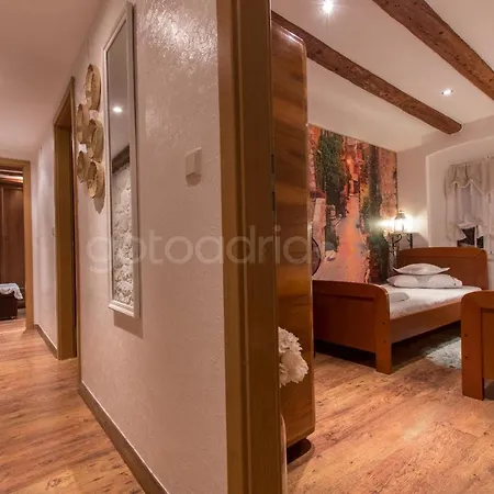Apartment Old Town Jadre