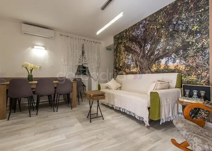 Old Town Jadre Апартаменти *